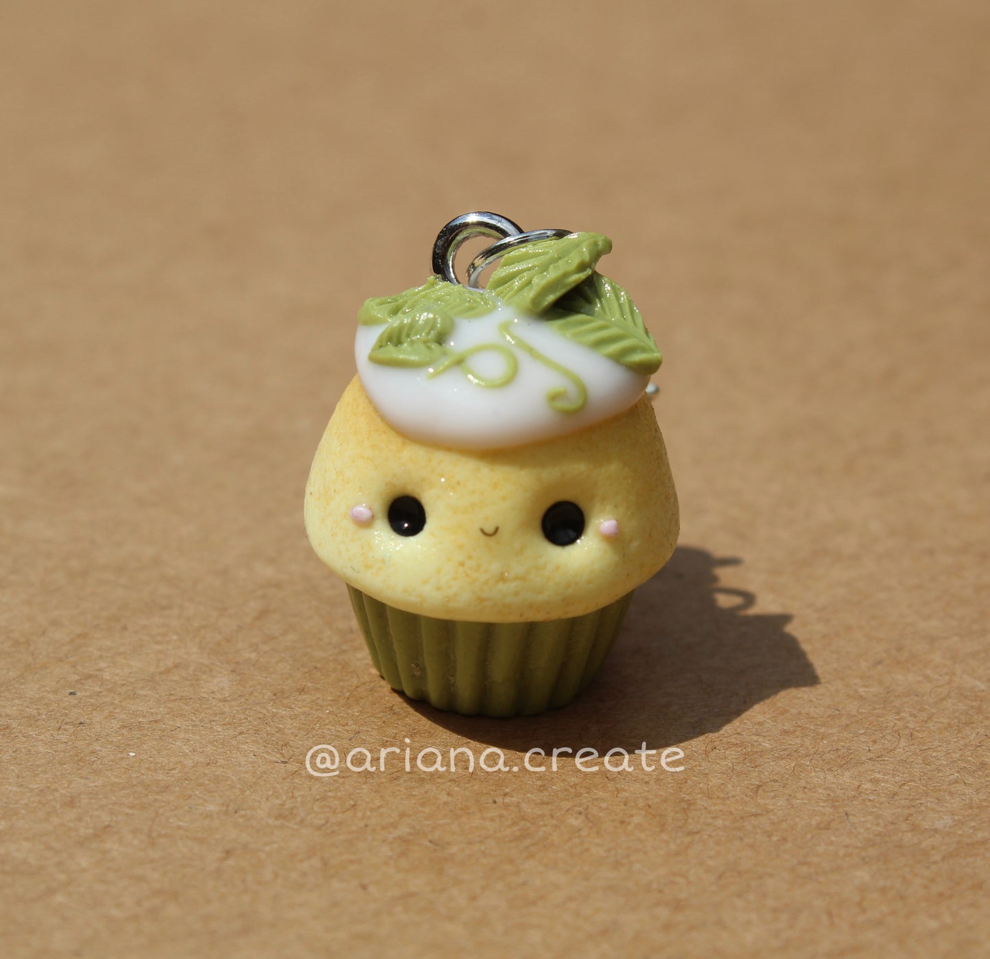 Vine and leaf cupcake